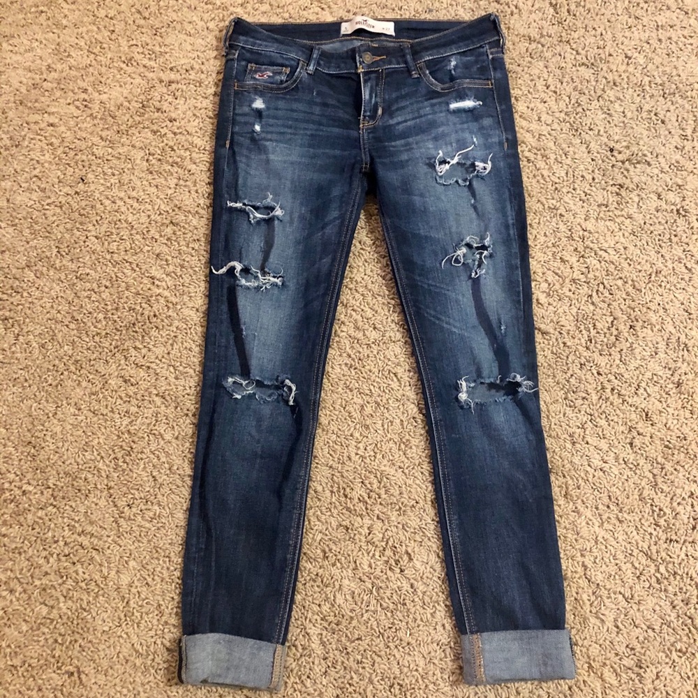 Distressed skinny jeans